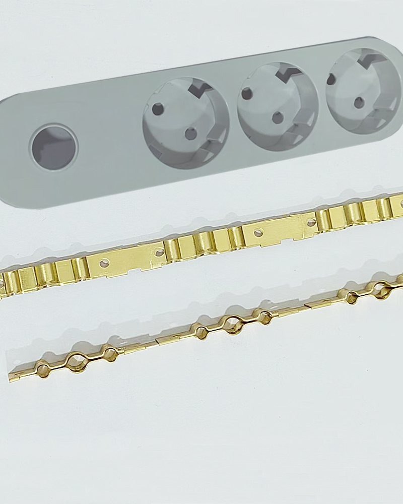 Brass busbars and connection plates for a power strip